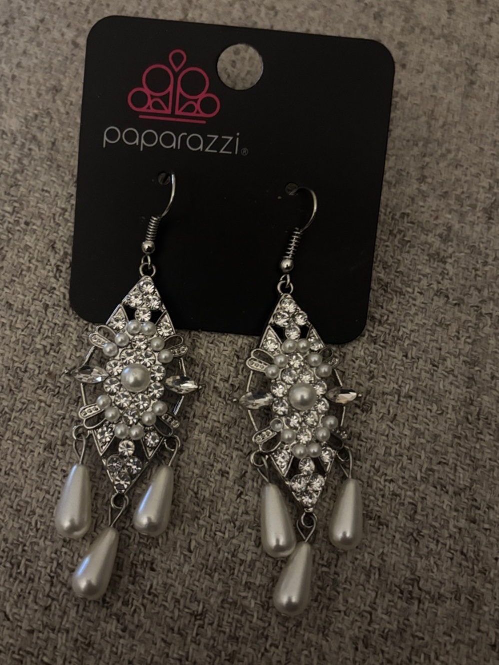 paparazzi Silver Pearl Teardrop Dangle Earrings